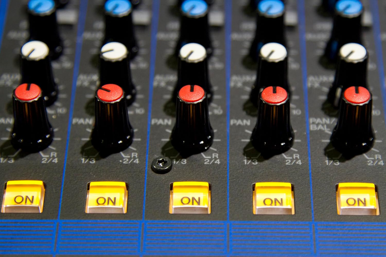 Yamaha MG20XU 20-Input 6-Bus USB Interface Mixer with Effects — view 5